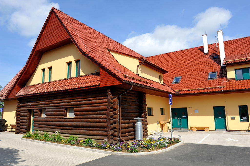 Hotel Agnes Bohdaneč エクステリア 写真