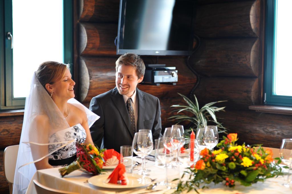 Hotel Agnes Bohdaneč エクステリア 写真